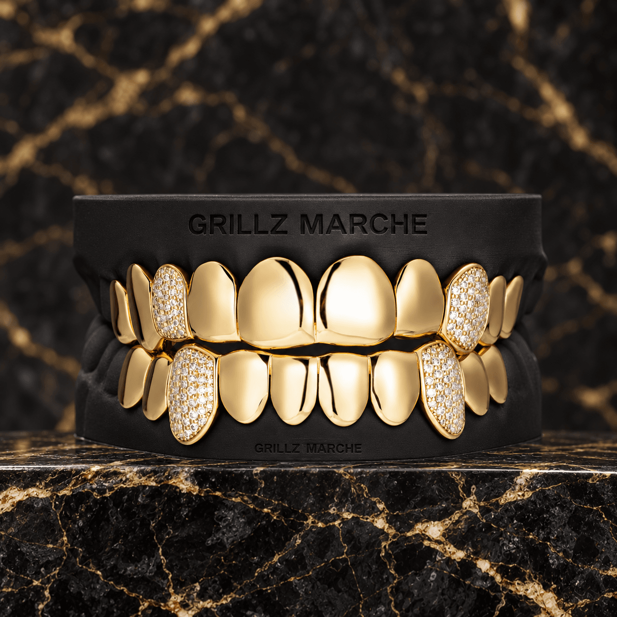 Full set canino in diamanti — design di grillz su misura dell'atelier Grillz Marche, realizzabile sul calco dei tuoi denti