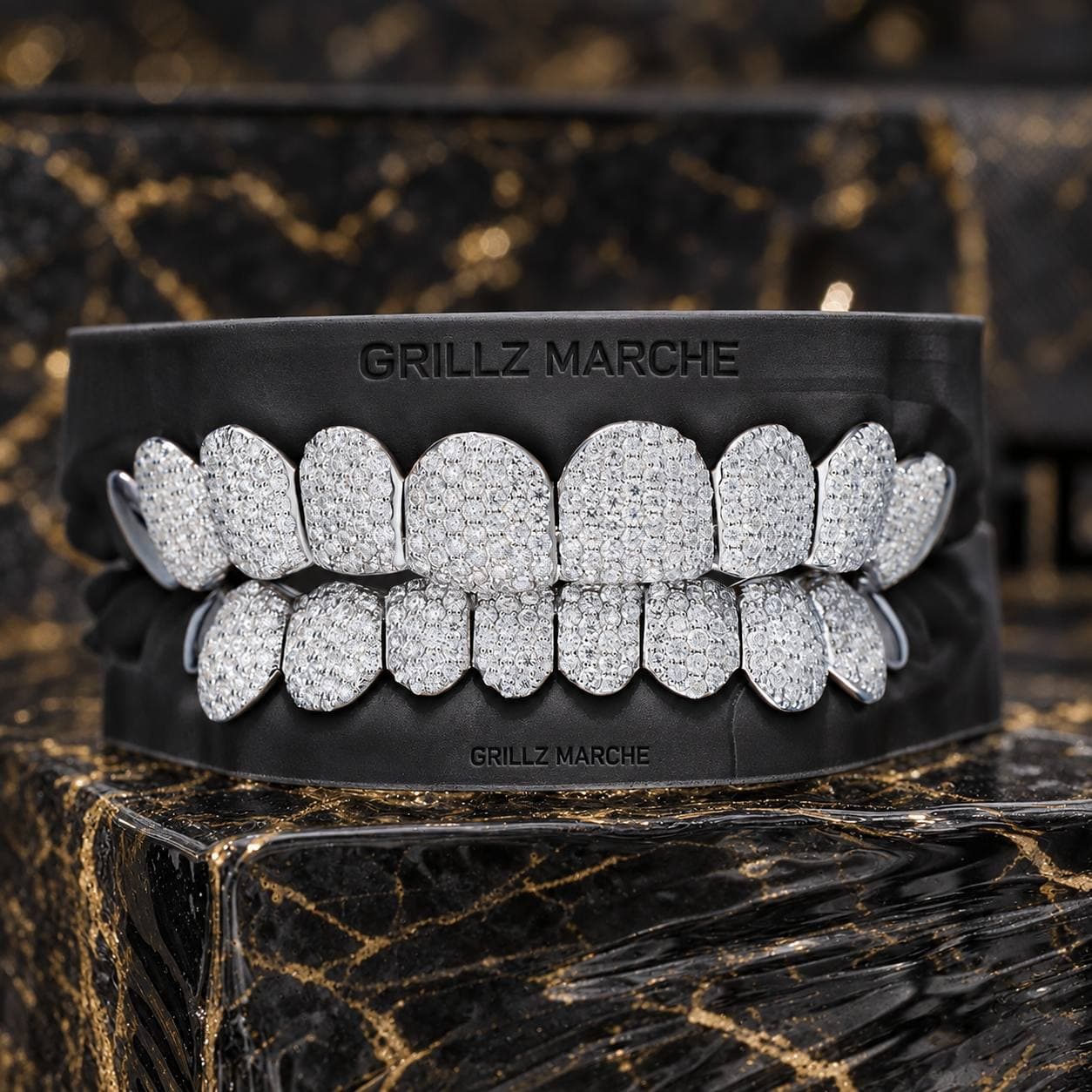 Full set pavé · 20 denti · cromo-cobalto — custom grillz design by the Grillz Marche atelier, made to measure on the cast of your teeth