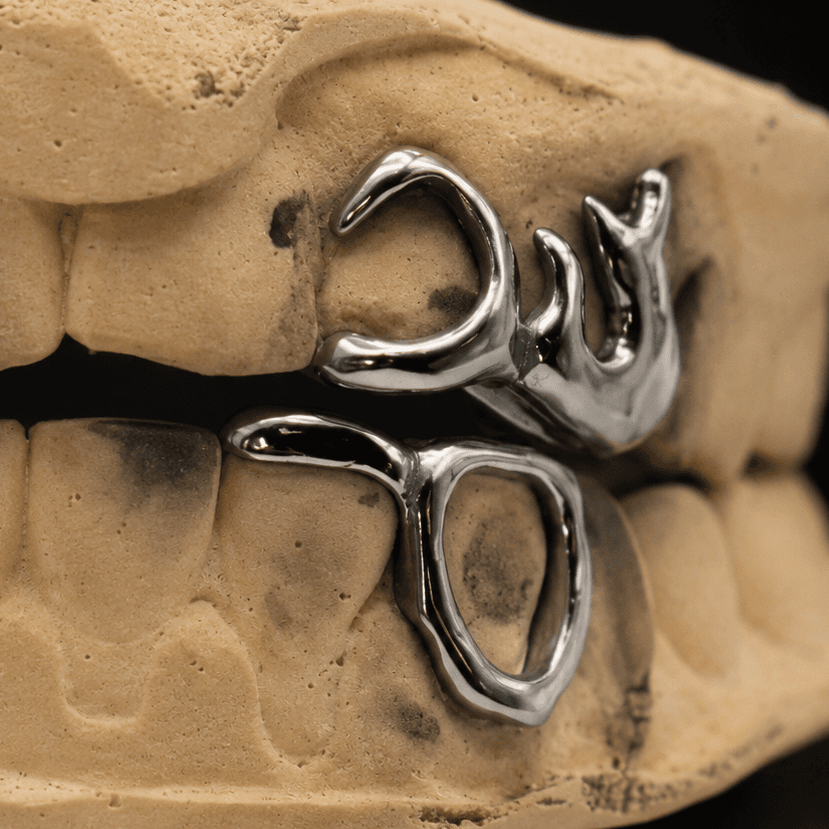 Fiamma + Open face · 4 denti — grillz su misura fatto a mano nelle Marche, Grillz Marche