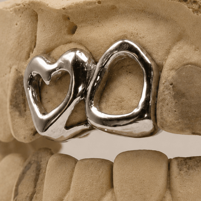 Open Heart · 2 denti — grillz su misura fatto a mano nelle Marche, Grillz Marche
