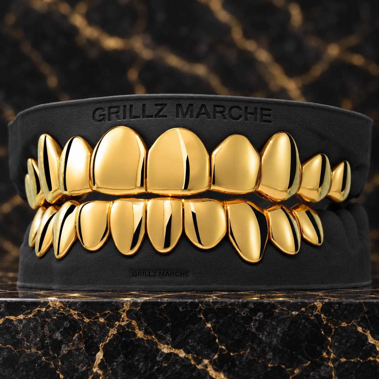 Set completo liscio · 16 denti · PVD effetto oro — design di grillz su misura dell'atelier Grillz Marche, realizzabile sul calco dei tuoi denti